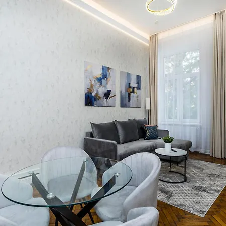 Royal Apartman *