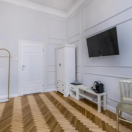 Royal Apartman *